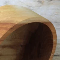 کاسه چوبی نمای نزدیک