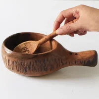 سوپ خوری چوبی به همراه قاشق چوبی